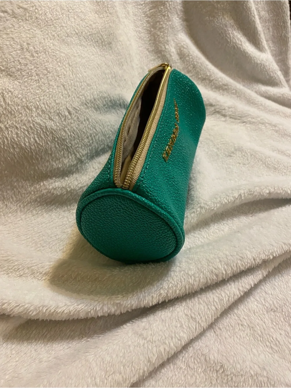 Kendra Scott Teal Pebbled Leather Cosmetic Pouch with Gold Hardware